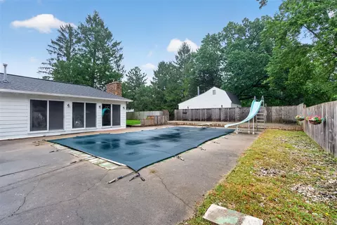 Exterior - 2921 Overhill, Jackson, MI 49203 photo 8 of 14