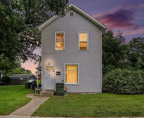 2063 Lakeshore, Muskegon, MI 49441