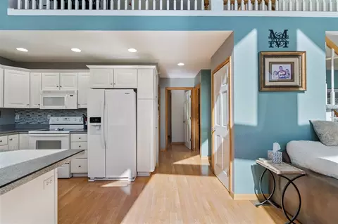 Entry Way - 11912 N Waldron, Jerome, MI 49249 photo 2 of 5
