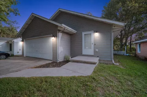 216 Maplelawn, Kentwood, MI 49548