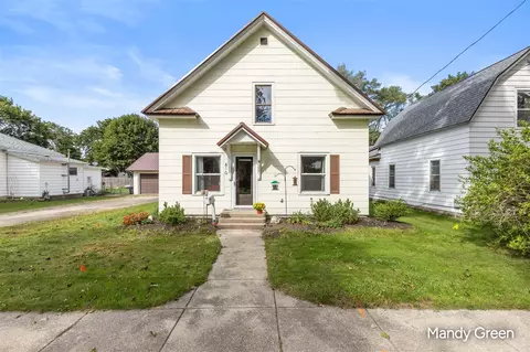410 E Coffren, Greenville, MI 48838
