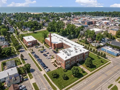 460 Broadway #103, South Haven, MI 49090