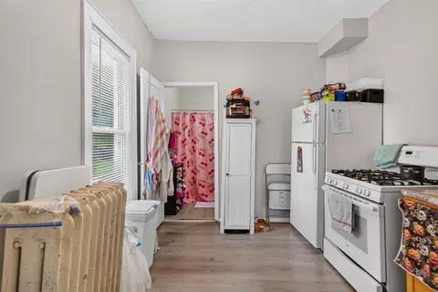 Kitchen - 551 Cooper, Jackson, MI 49201 photo 6 of 11