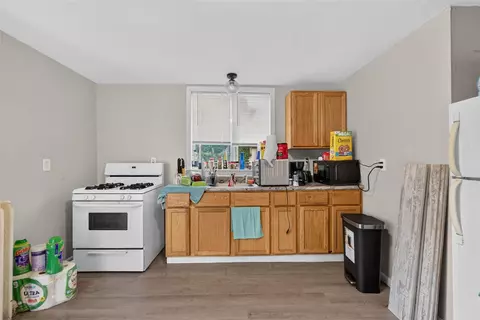 Kitchen - 551 Cooper, Jackson, MI 49201 photo 5 of 11