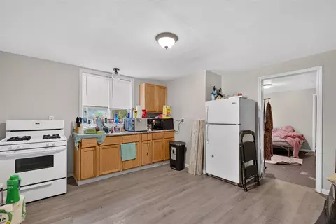 Kitchen - 551 Cooper, Jackson, MI 49201 photo 4 of 11