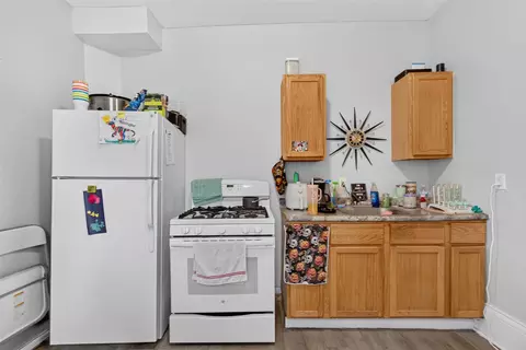 Kitchen - 551 Cooper, Jackson, MI 49201 photo 7 of 11
