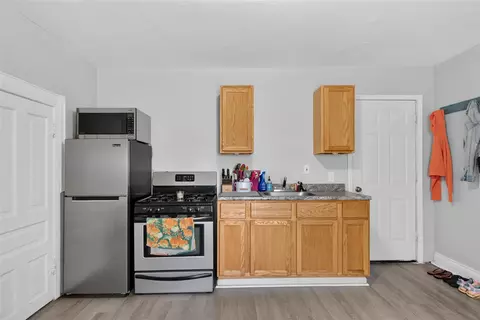 Kitchen - 551 Cooper, Jackson, MI 49201 photo 8 of 11