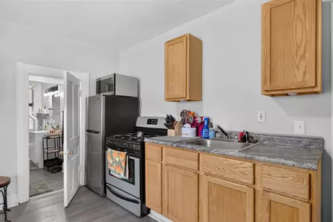 Kitchen - 551 Cooper, Jackson, MI 49201 photo 9 of 11