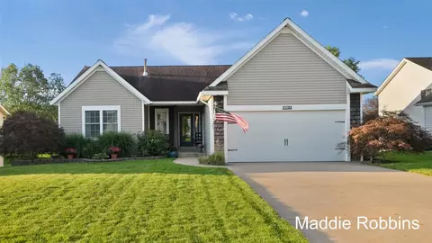 10288 Lynwood, Zeeland, MI 49464