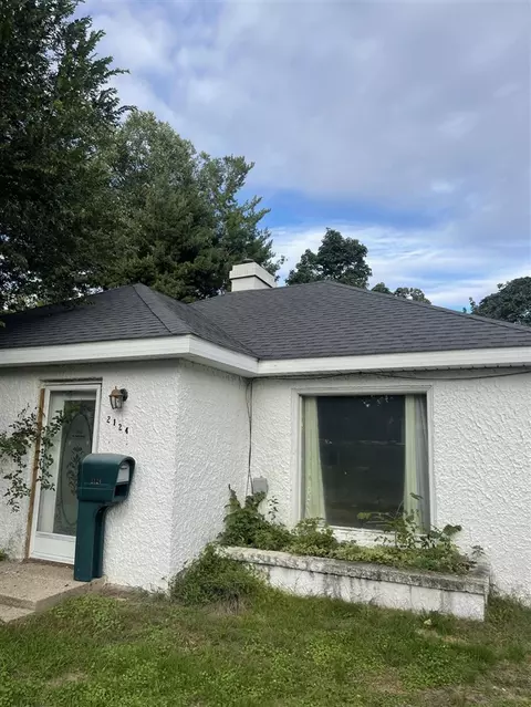 2124 Roos, Wyoming, MI 49509