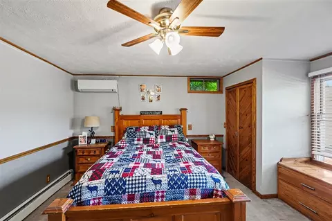 Bedroom - 10457 S Gordon, Grant, MI 49327 photo 2 of 5
