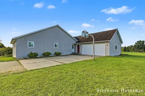 Exterior - 5169 Snow, Ada, MI 49301 photo 3 of 5