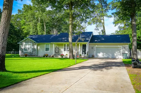 2063 Rambling Oak, Muskegon, MI 49445