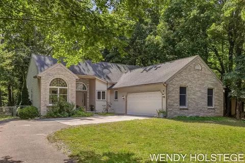 2080 W 32nd, Holland, MI 49423