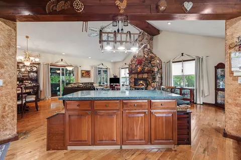 Kitchen - 11112 Glenview, Jerome, MI 49249 photo 4 of 6
