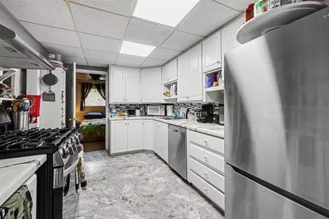 Kitchen - 11112 Glenview, Jerome, MI 49249 photo 5 of 6