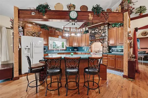 Kitchen - 11112 Glenview, Jerome, MI 49249 photo 1 of 6