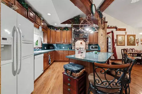 Kitchen - 11112 Glenview, Jerome, MI 49249 photo 2 of 6