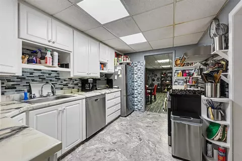 Kitchen - 11112 Glenview, Jerome, MI 49249 photo 6 of 6