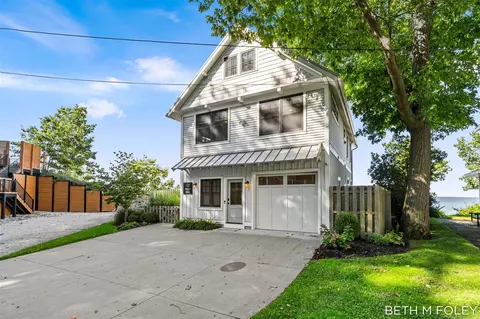 122 Michigan, Holland, MI 49424
