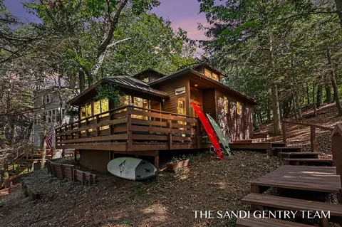 20 Crescent, Grand Haven, MI 49417