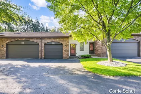 3238 Arrowhead Arms, Grandville, MI 49418