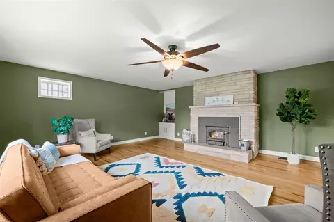 Living - 3206 Samson, Buchanan, MI 49107 photo 2 of 7