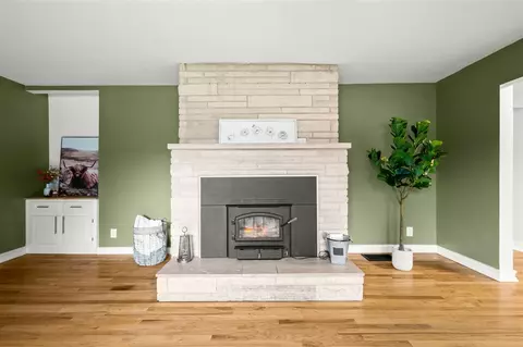 Living - 3206 Samson, Buchanan, MI 49107 photo 4 of 7