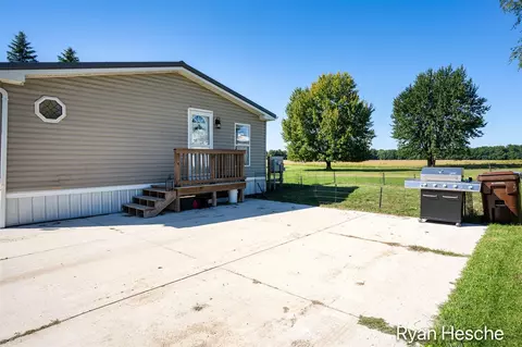 Exterior - 8024 Scott, Saranac, MI 48881 photo 4 of 6