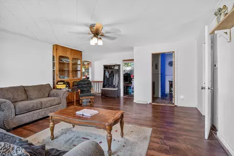 Living - 303 Marshall, Jackson, MI 49202 photo 2 of 4