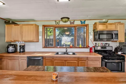 Kitchen - 303 Marshall, Jackson, MI 49202 photo 2 of 2