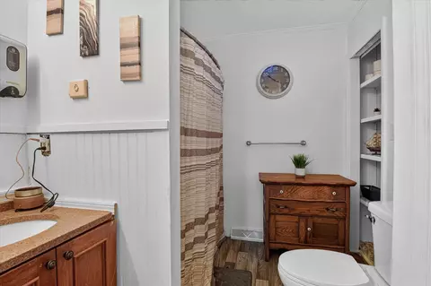 Bath - 303 Marshall, Jackson, MI 49202 photo 2 of 2