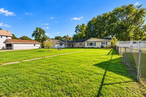 Exterior - 303 Marshall, Jackson, MI 49202 photo 3 of 5