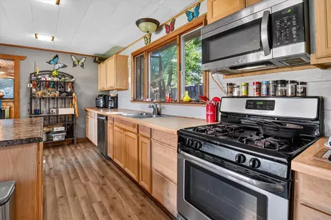 Kitchen - 303 Marshall, Jackson, MI 49202 photo 1 of 2