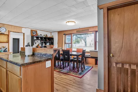 Dining - 303 Marshall, Jackson, MI 49202 photo 1 of 3