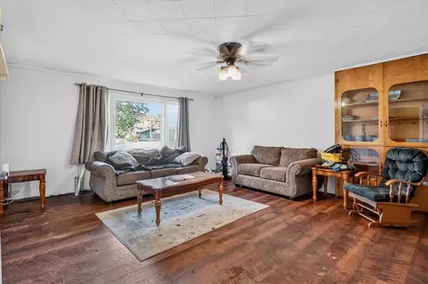 Living - 303 Marshall, Jackson, MI 49202 photo 1 of 4