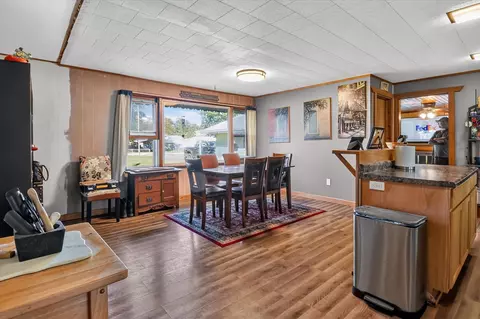 Dining - 303 Marshall, Jackson, MI 49202 photo 3 of 3