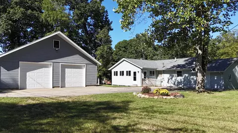 31940 Sunrise, Dowagiac, MI 49047