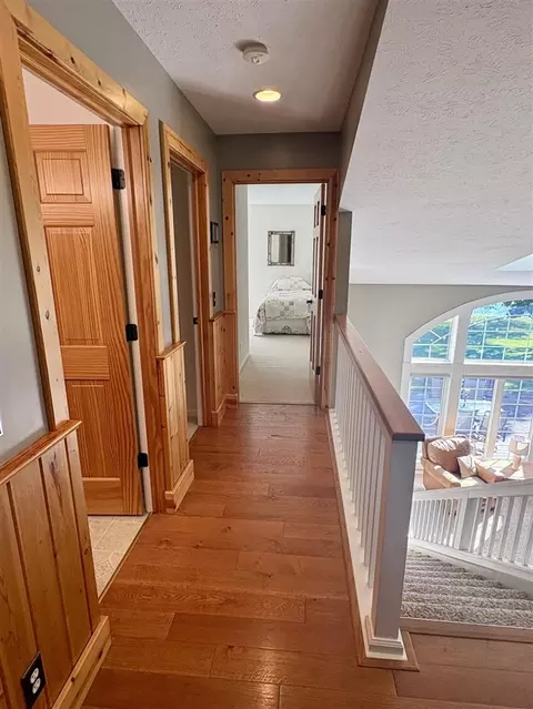 Entry Way - 4760 Queens, Gladwin, MI 48624 photo 4 of 5
