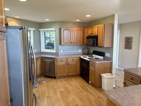 Kitchen - 4760 Queens, Gladwin, MI 48624 photo 3 of 3