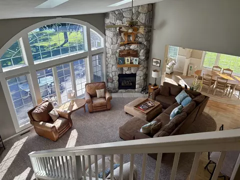 Living - 4760 Queens, Gladwin, MI 48624 photo 8 of 9