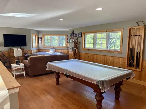 Living - 4760 Queens, Gladwin, MI 48624 photo 6 of 9