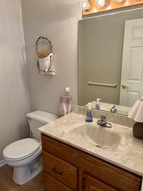 Bath - 4760 Queens, Gladwin, MI 48624 photo 4 of 6