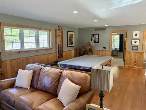 Living - 4760 Queens, Gladwin, MI 48624 photo 7 of 9