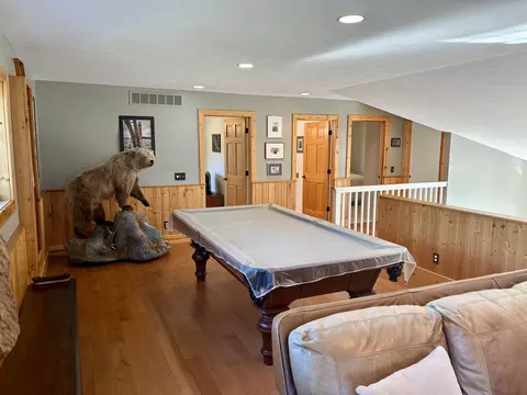 Entry Way - 4760 Queens, Gladwin, MI 48624 photo 3 of 5