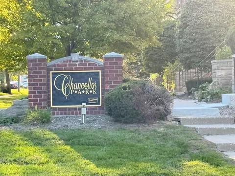 1493 Silverbrook Rdg, Walled Lake, MI 48390
