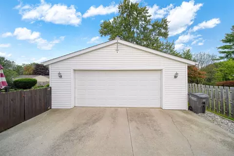 Exterior - 826 Concord, Jackson, MI 49202 photo 11 of 20