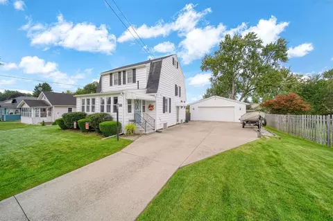Exterior - 826 Concord, Jackson, MI 49202 photo 4 of 20
