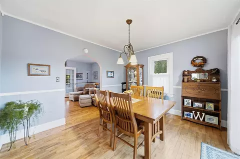 Dining - 826 Concord, Jackson, MI 49202 photo 2 of 2