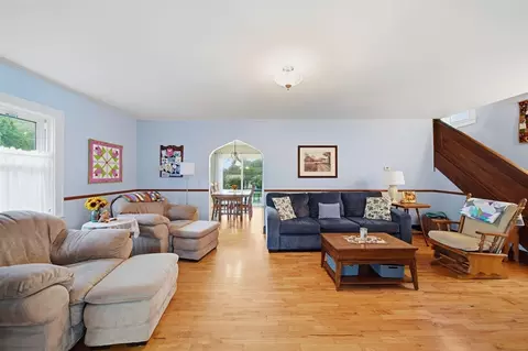 Living - 826 Concord, Jackson, MI 49202 photo 1 of 3